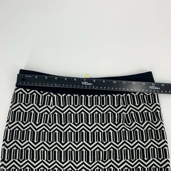 Banana Republic Geo Pencil Straight Skirt Size 0 - Picture 11 of 12